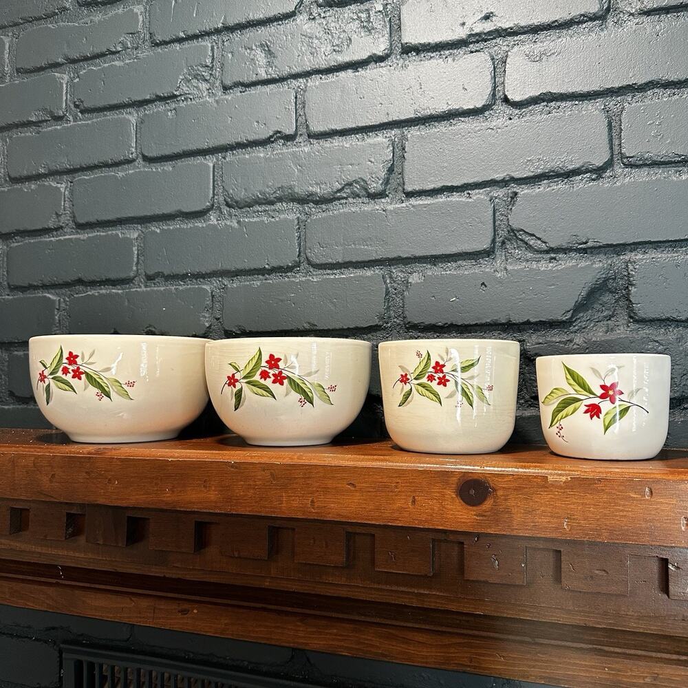 Universal Cambridge Woodvine Nesting Mixing Bowls Set 4 Vintage Christmas Floral